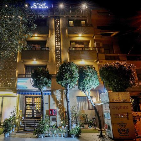 Cosy Grand, Chanakyapuri By The Cosy Hotels Nuova Delhi Esterno foto