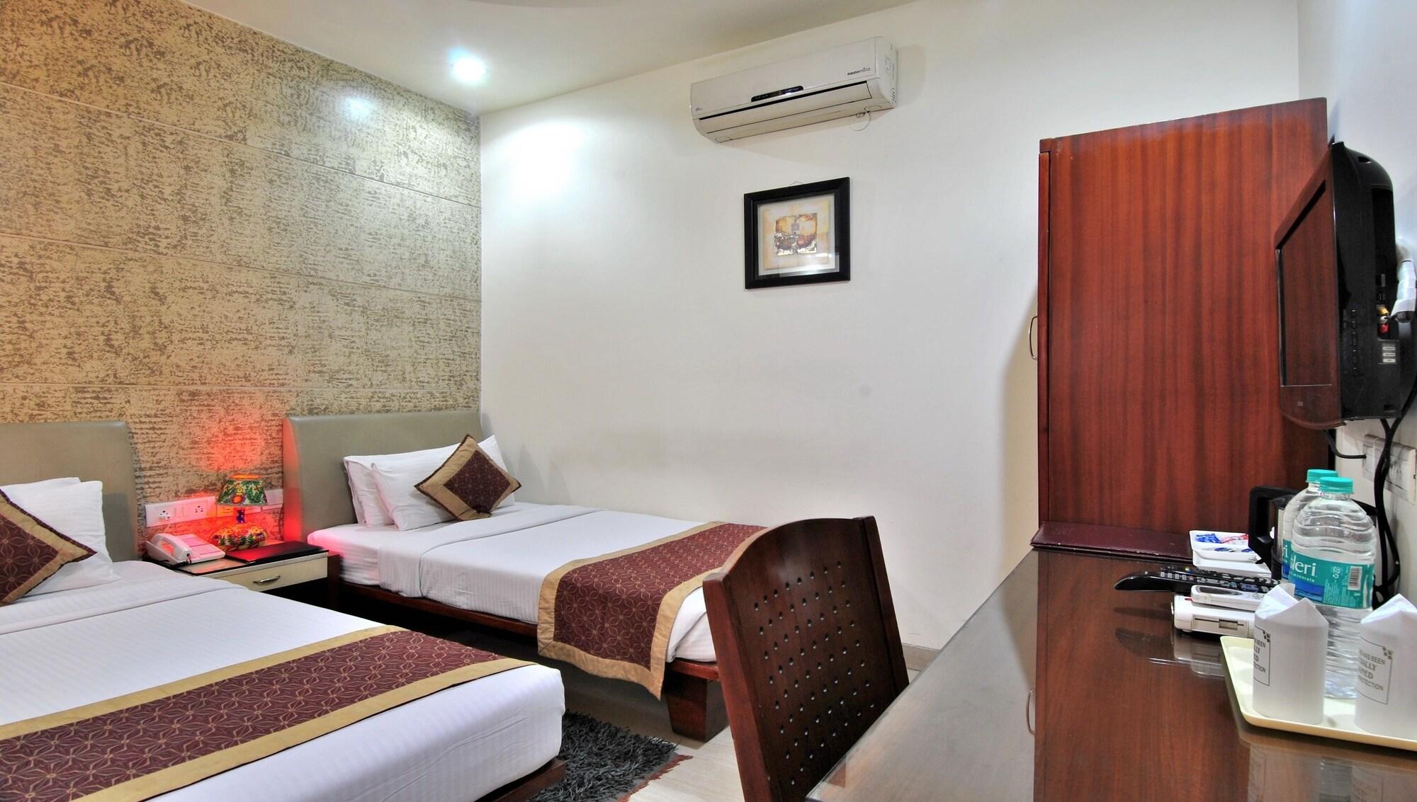 Cosy Grand, Chanakyapuri By The Cosy Hotels Nuova Delhi Esterno foto