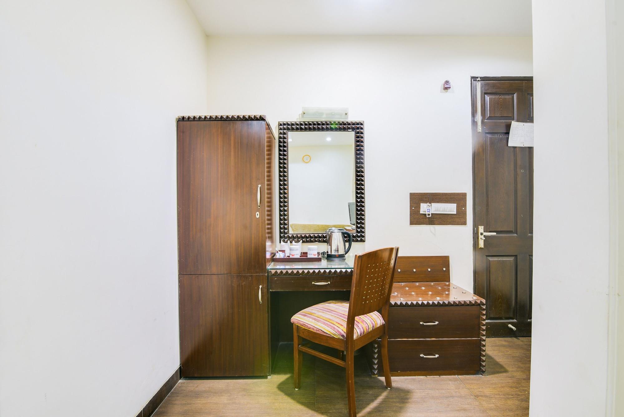 Cosy Grand, Chanakyapuri By The Cosy Hotels Nuova Delhi Esterno foto