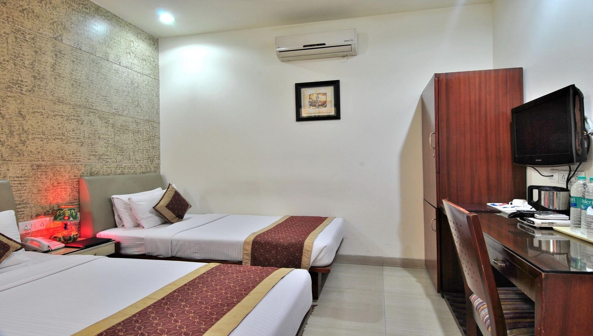 Cosy Grand, Chanakyapuri By The Cosy Hotels Nuova Delhi Esterno foto