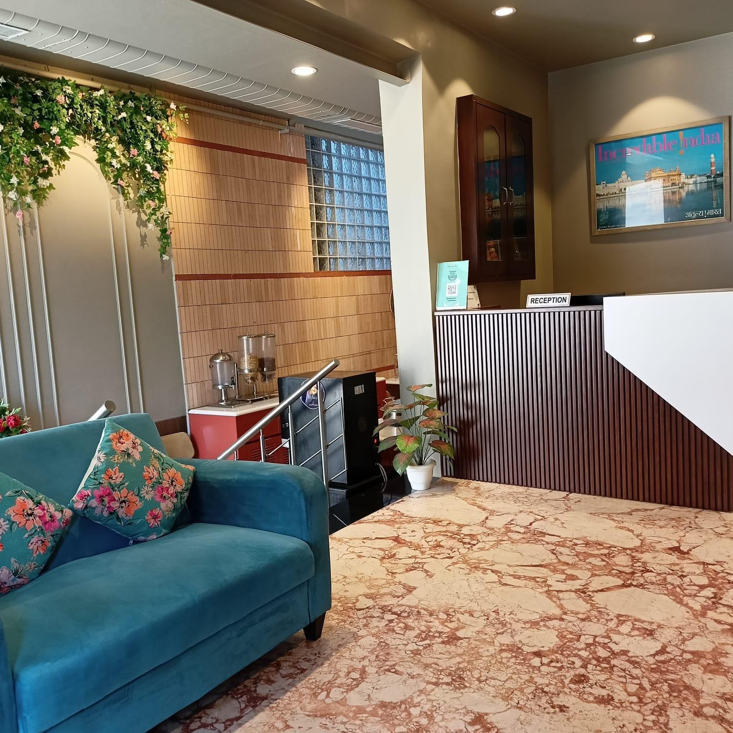 Cosy Grand, Chanakyapuri By The Cosy Hotels Nuova Delhi Esterno foto