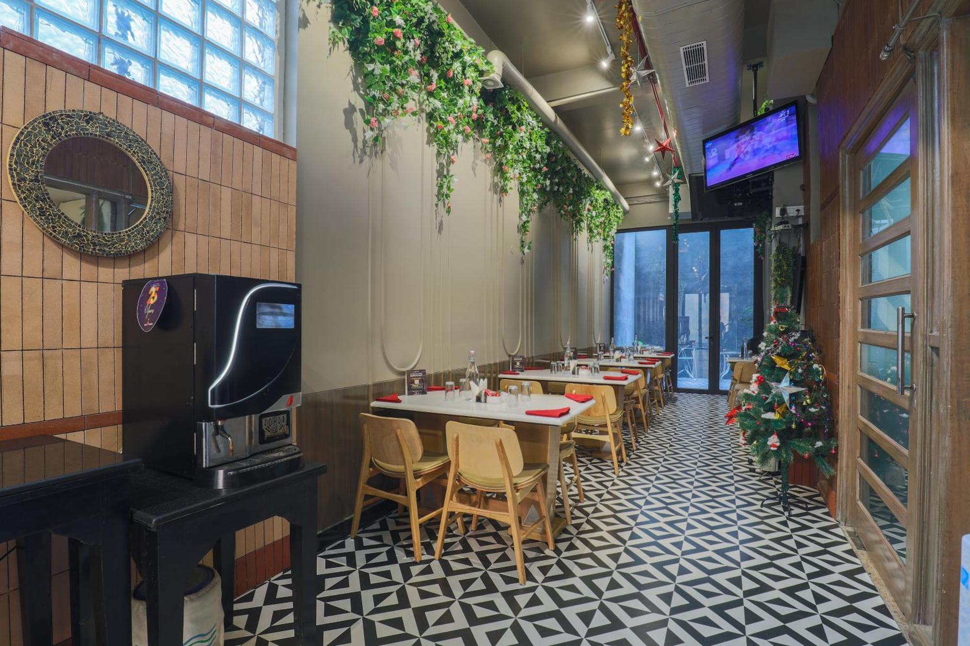 Cosy Grand, Chanakyapuri By The Cosy Hotels Nuova Delhi Esterno foto