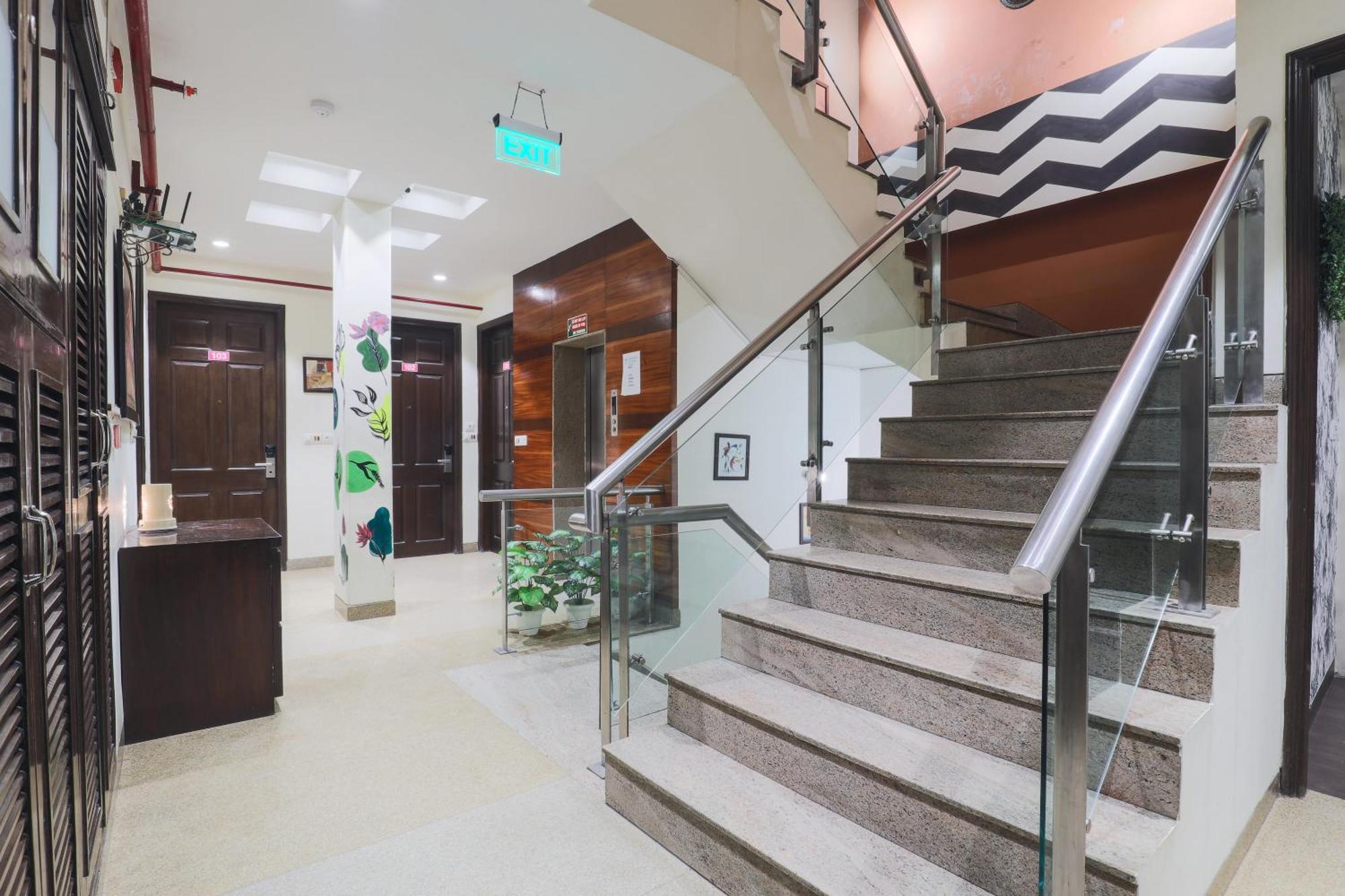 Cosy Grand, Chanakyapuri By The Cosy Hotels Nuova Delhi Esterno foto