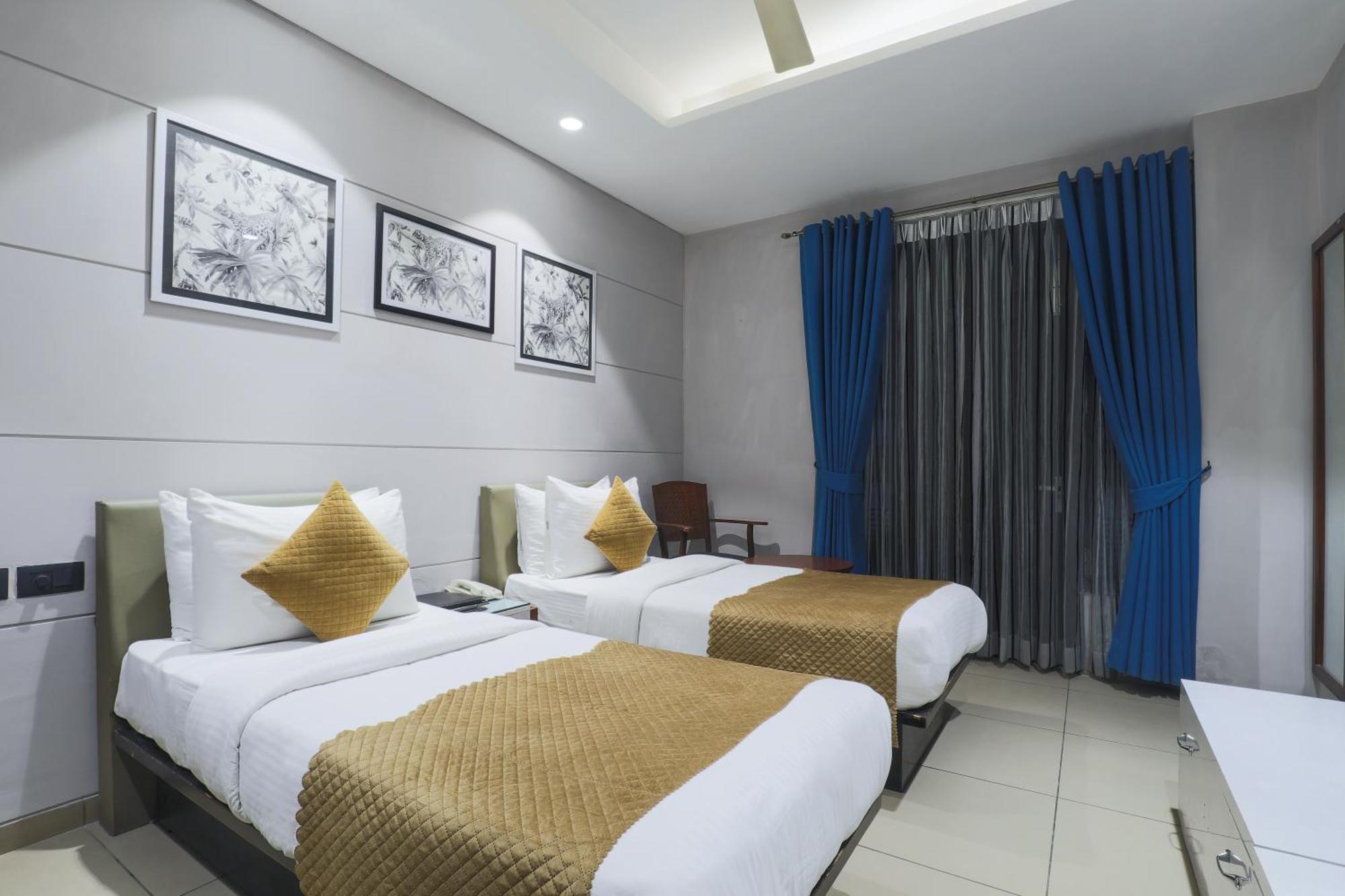 Cosy Grand, Chanakyapuri By The Cosy Hotels Nuova Delhi Esterno foto