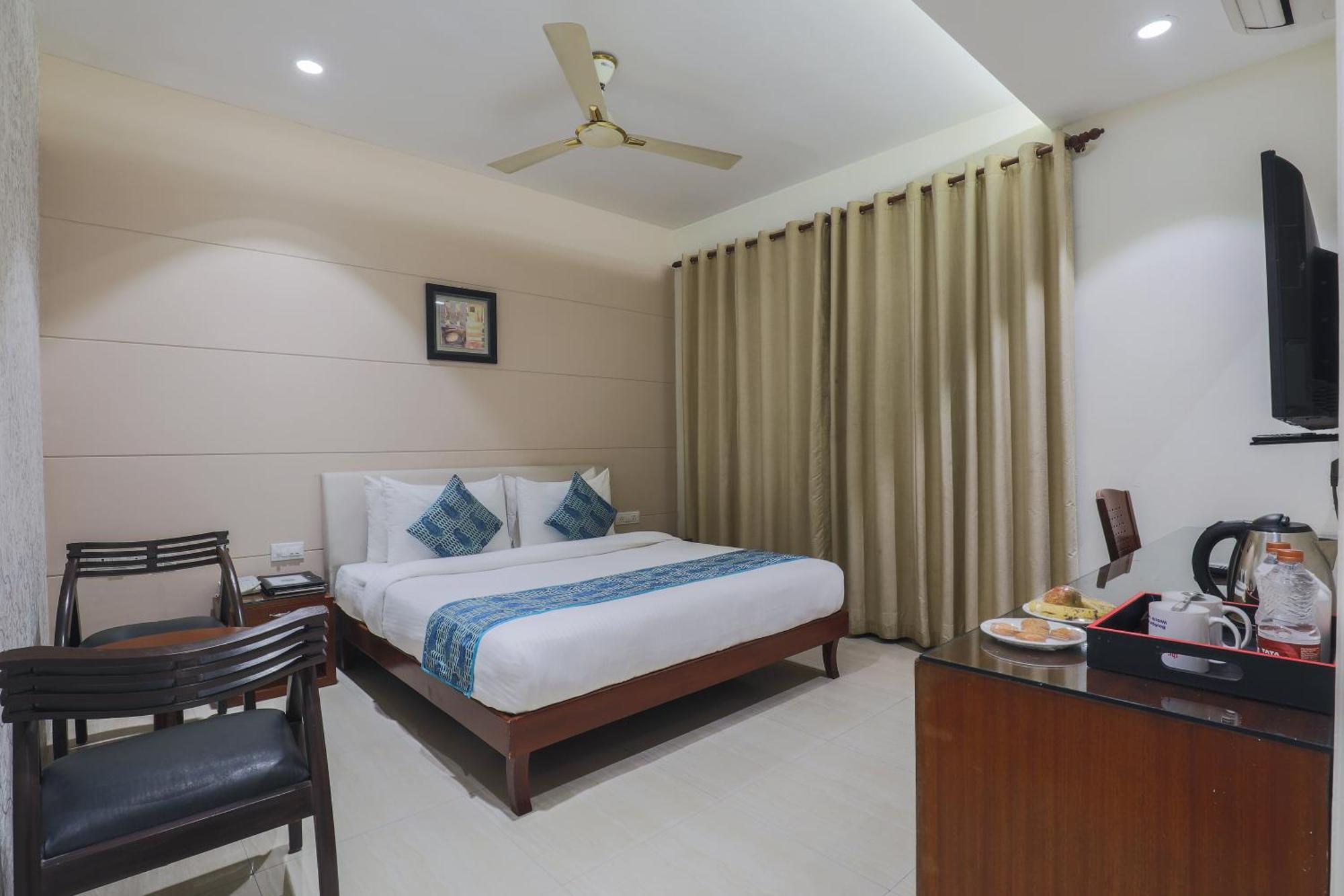 Cosy Grand, Chanakyapuri By The Cosy Hotels Nuova Delhi Esterno foto