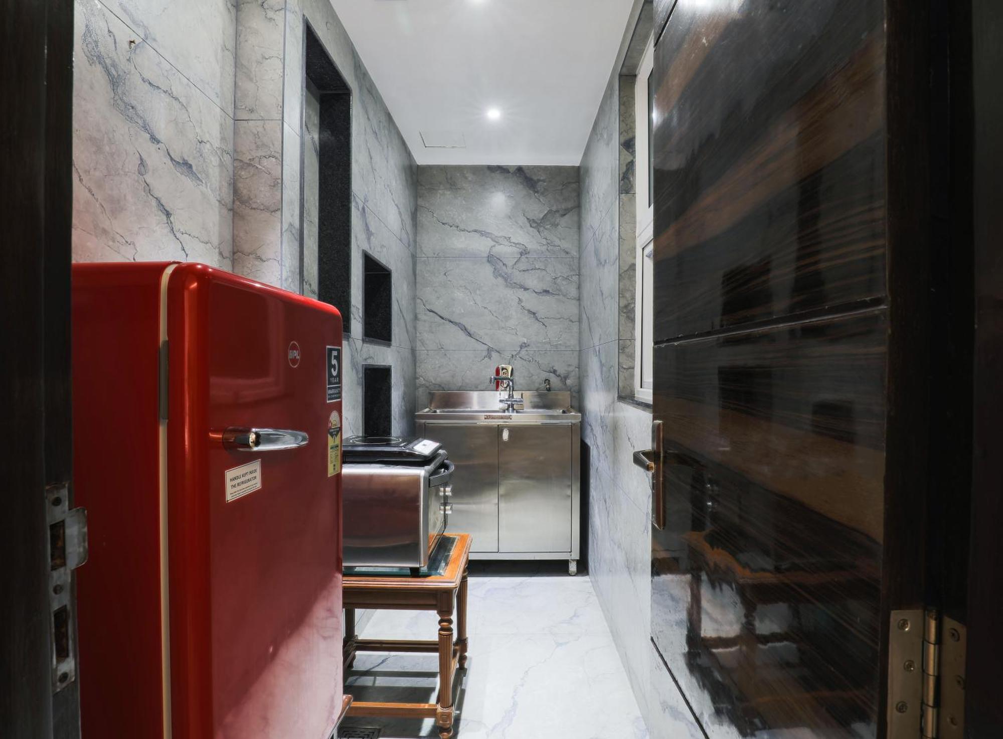 Cosy Grand, Chanakyapuri By The Cosy Hotels Nuova Delhi Esterno foto