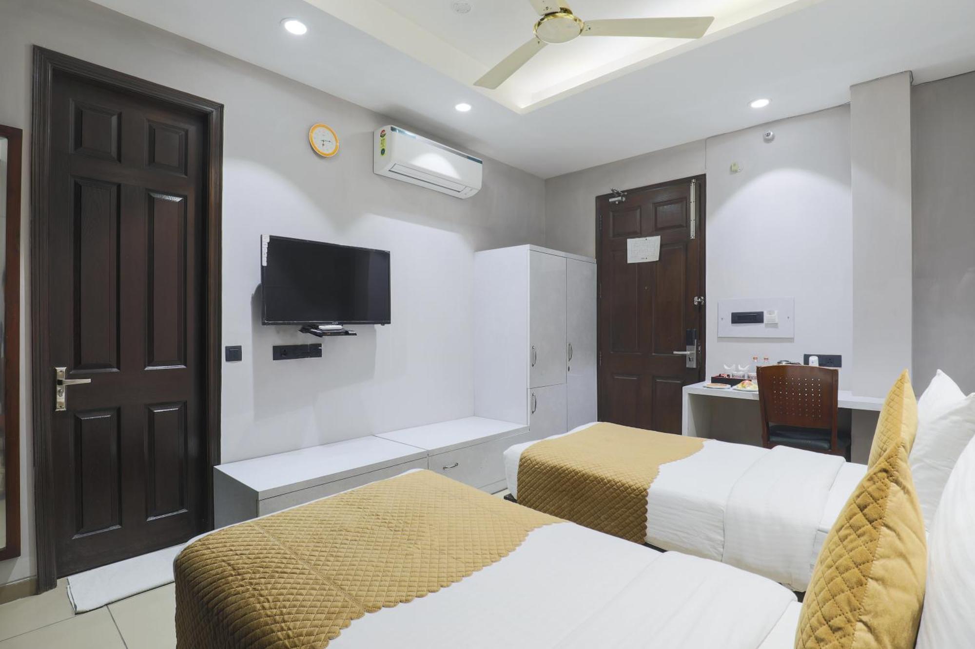 Cosy Grand, Chanakyapuri By The Cosy Hotels Nuova Delhi Esterno foto