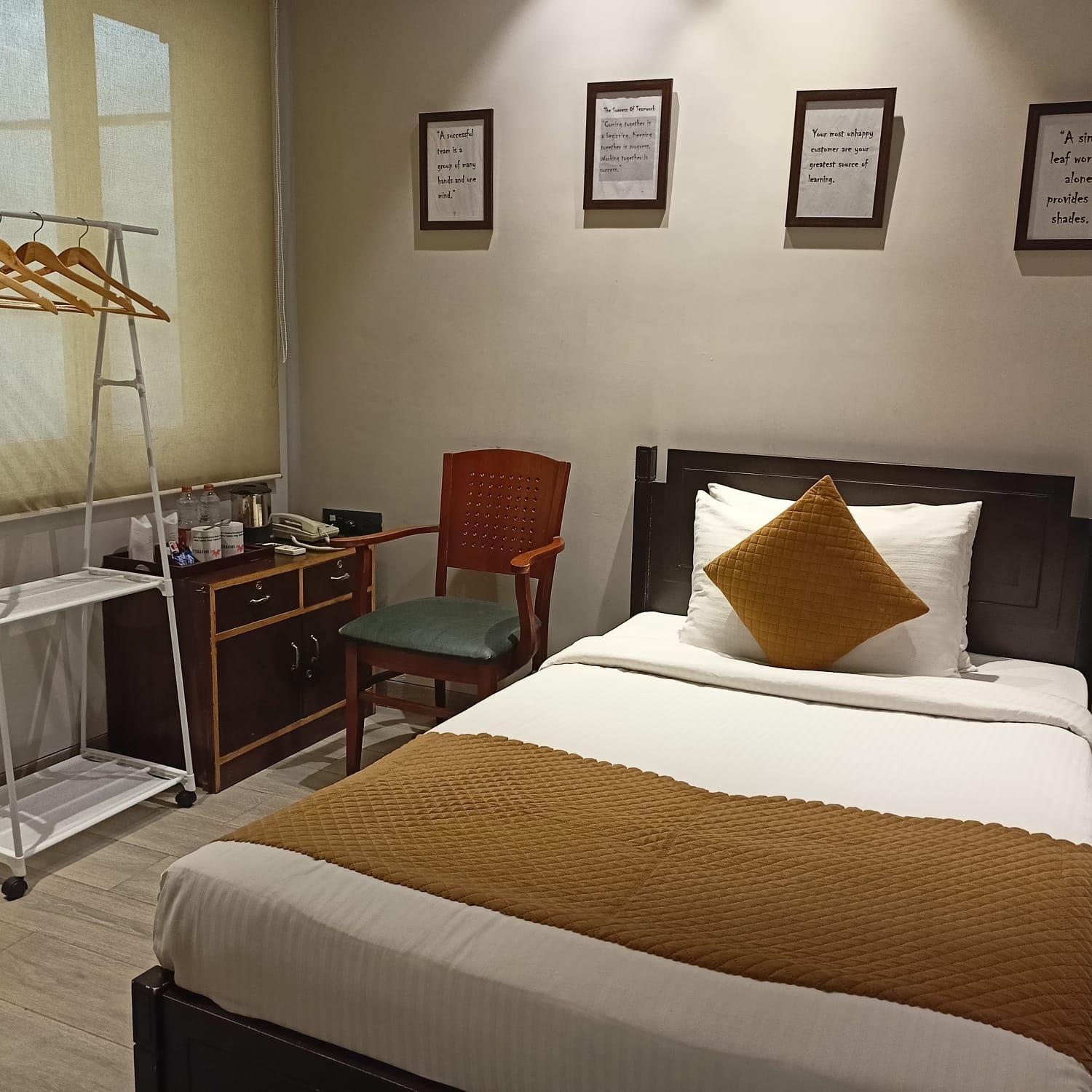 Cosy Grand, Chanakyapuri By The Cosy Hotels Nuova Delhi Esterno foto