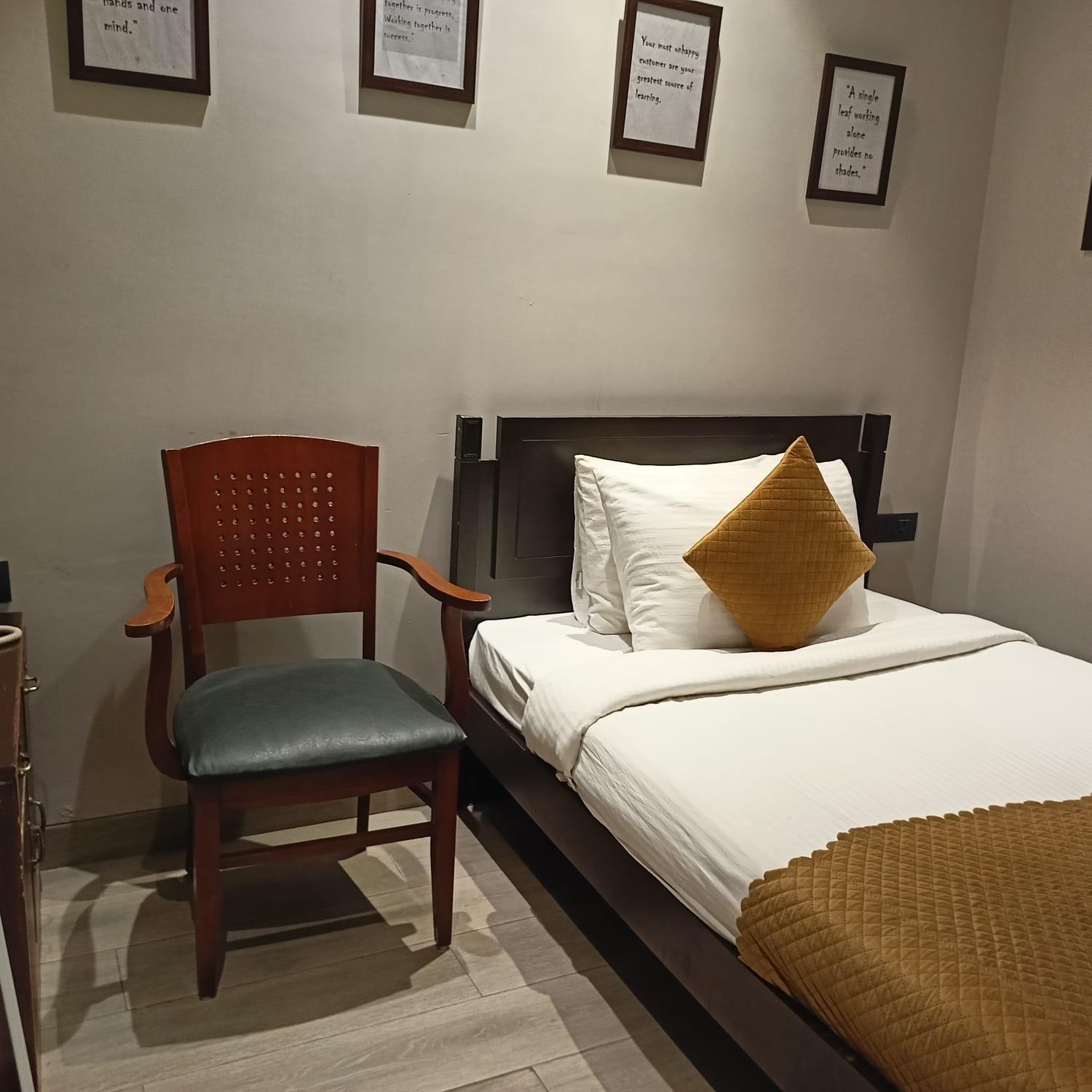 Cosy Grand, Chanakyapuri By The Cosy Hotels Nuova Delhi Esterno foto
