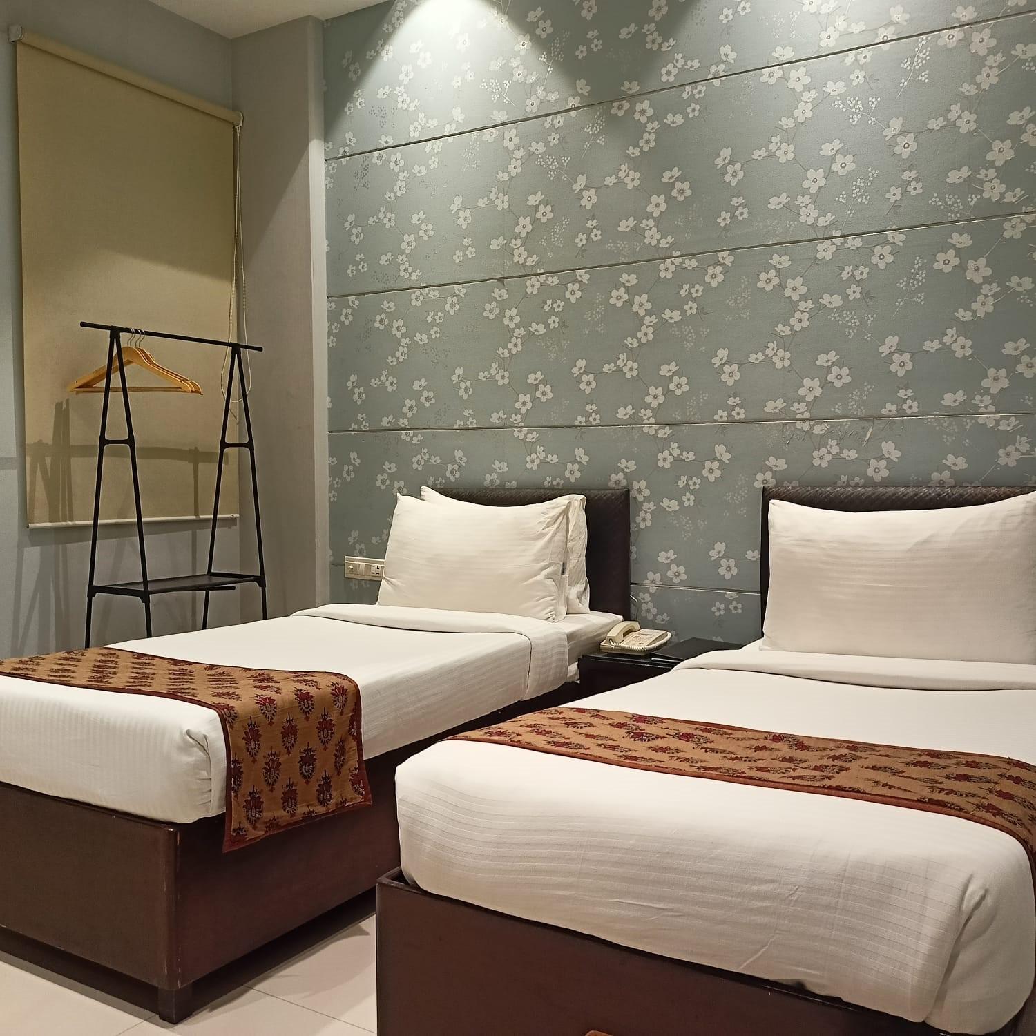 Cosy Grand, Chanakyapuri By The Cosy Hotels Nuova Delhi Esterno foto
